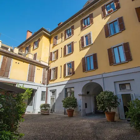 Corso And Garage Apartamento Milão